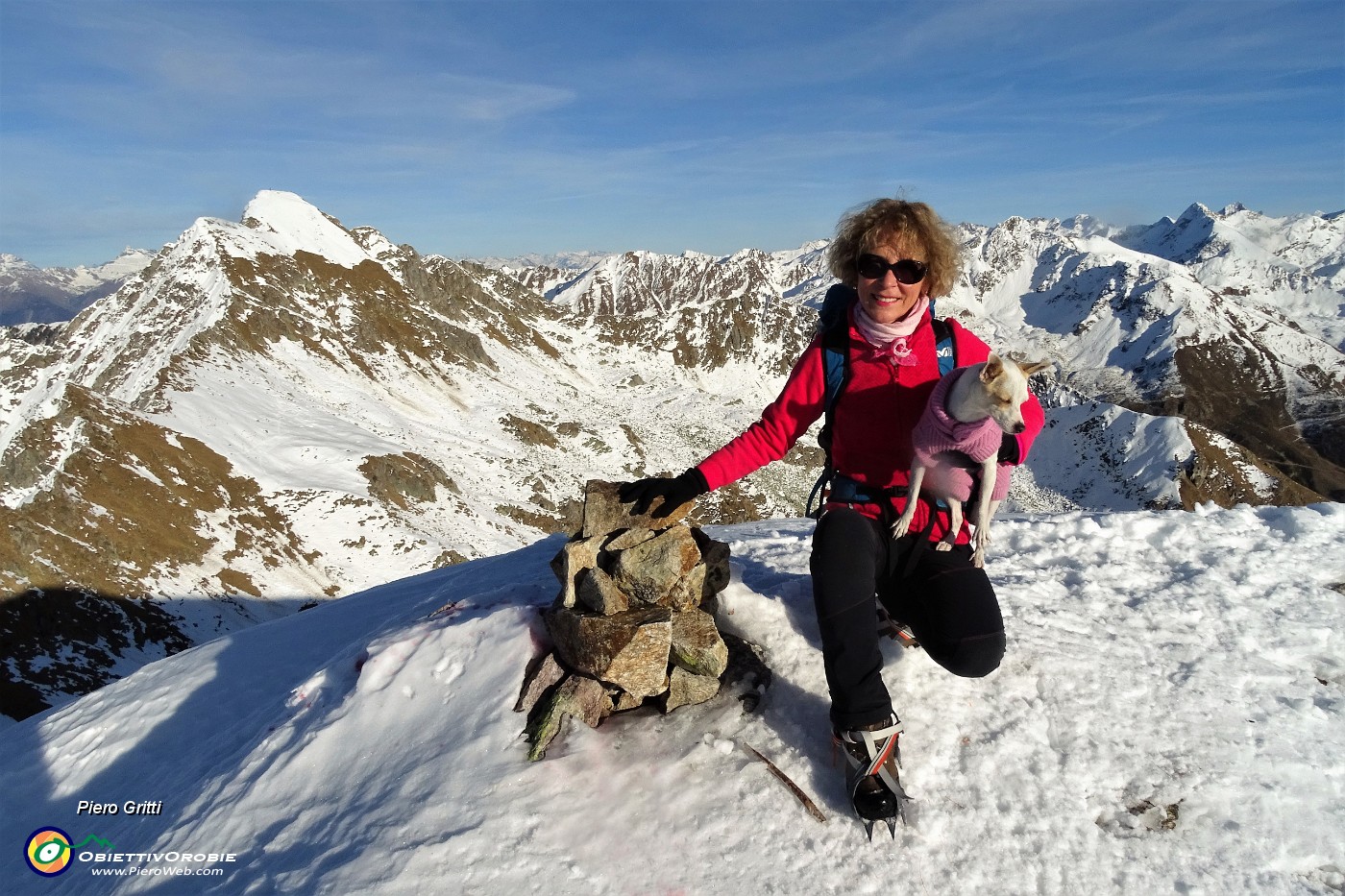67 In vetta al Monte Valegino  (2415 m) con vista in Cadelle.JPG -                                